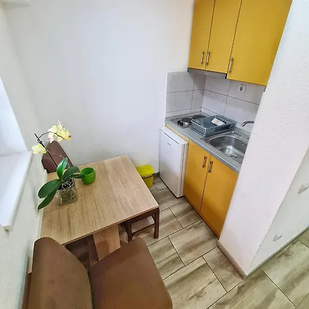 Aleksandra 2 2 Apartment
